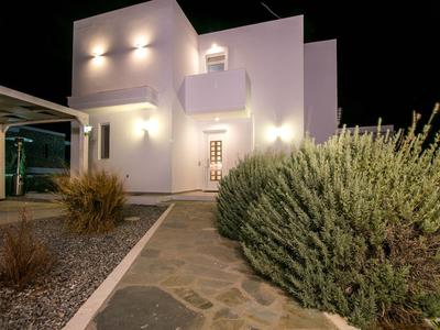 Luxury Villa Near Sea in Kalithies with Hot Tub