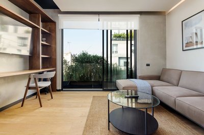 w Deluxe 1BR With Elegant Balcony in Roma Nte