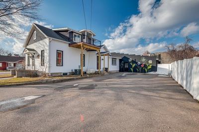 Pet-friendly Minocqua Home: Walk to Lake & Dining!