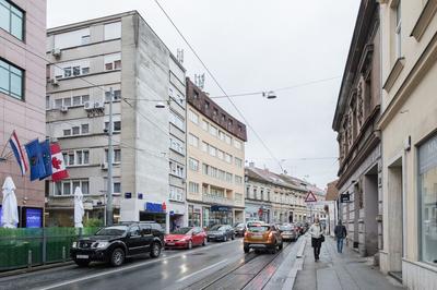 Modern Apartment few Steps From Main Square!
