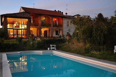 TENUTA MONVILLONE COUNTRY HOUSE & RESTAURANT