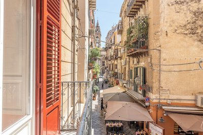 Il Cortile degli Aragonesi by Wonderful Italy