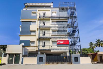 OYO Flagship 22529 Elegance Inn