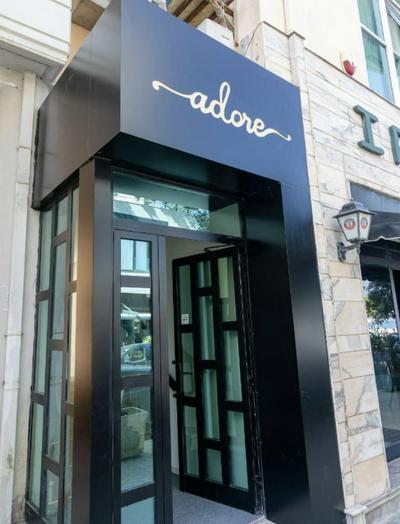 Hotel ADORE