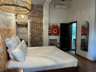 EJECUTIVO CESAR MARISCOS