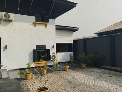 The Crib-Artist Residence