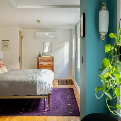 Wyatt's Saloon Guest House 2