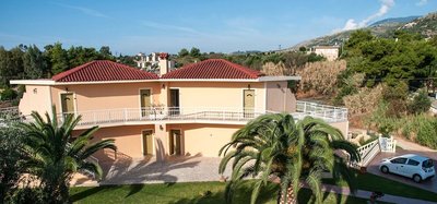 Makis Studios By La Skala Vista