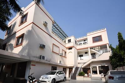 OYO 9727 Hotel Welcome Inn 2