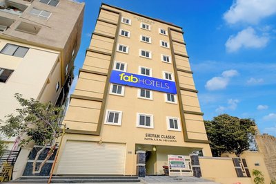 Fabhotel Honey Grand