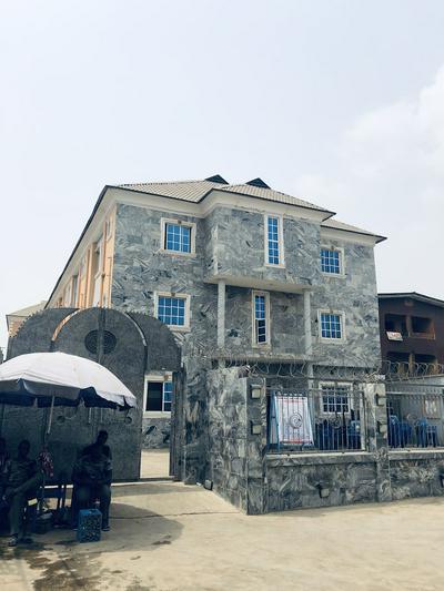 5 Point Hotel and Event Centre