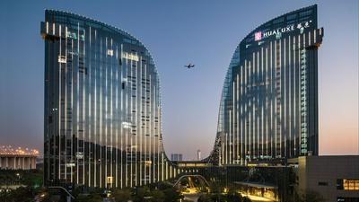 HUALUXE Xiamen Haicang Harbour View by IHG