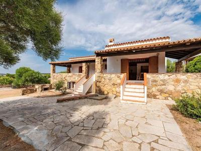 Villa in Pittulongu Near Mare e Rocce Beach
