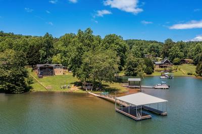 February Perks! Couples Getaway in Hayesville