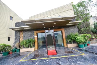 Fabhotel Prime Westend Inn