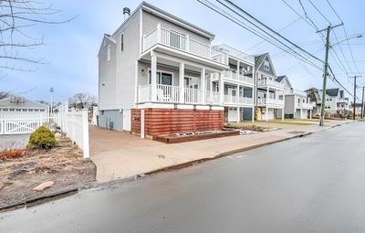 Bright Milford Beach House w/ Outdoor Shower