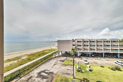 Updated Front Beach Condo w/ Resort Amenities!