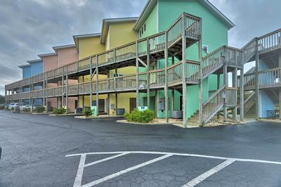 Bright Emerald Isle Condo w/ Private Beach Access!