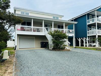 Buckeye's At The Beach 3 Bedroom Home by RedAwning