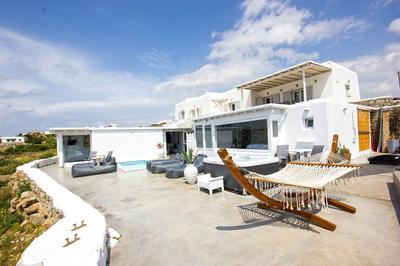 Anixi Lounge Suites - Adults Only