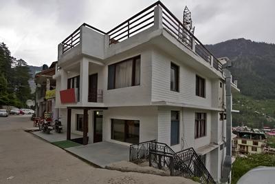 Goroomgo Charan Residency Manali