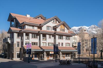 Centrum 302 by Avantstay Gorgeous Condo w/ Great Views & Steps Away From Ski Runs!