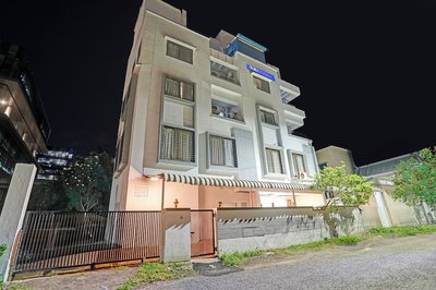 Fabhotel Royal Inn I