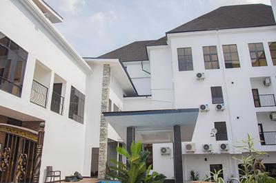 Sparklyn Hotels & Suites