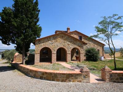 Charming Tuscan Farmhouse