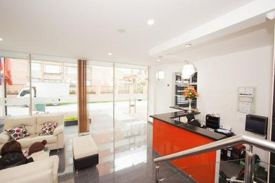 Hotel Castellana 100