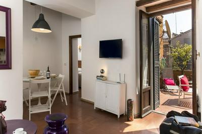 Chiara in Pantheon Apartment With Terrace