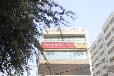 FabHotel Siri Inn Madhapur
