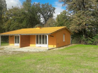 Lovely Cottage in Sauze-vaussais With Terrace