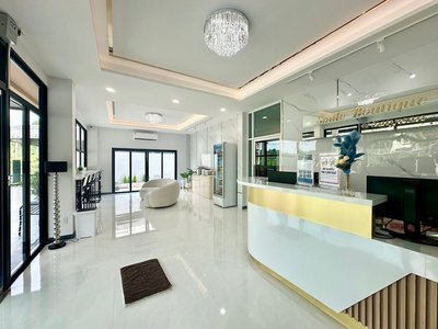 Smile Boutique at Saiyuan