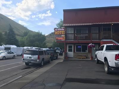 Four Winds Motel