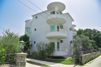 Vacation Flat w Garden and Balcony in Ulcinj