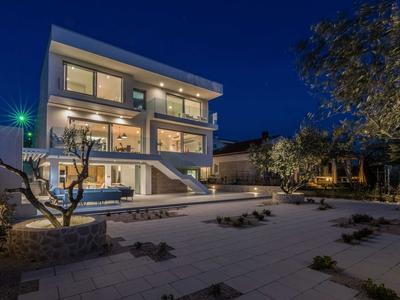 Luxurious Villa in Kozino With Fenced Garden