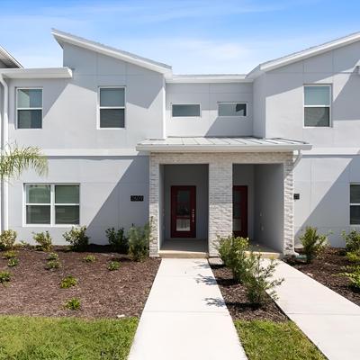 Amazing 4bdr House Storey Lake