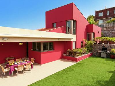 Vibrant Villa in San Bartolomé de Tirajana With Swimming Pool