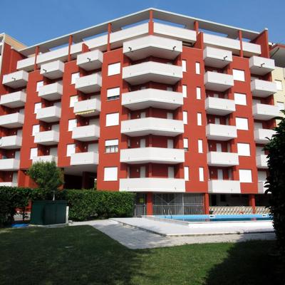 Modern Flat for 6 With Shared Pool