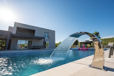 Villa River Rose With Pool and Jacuzzi