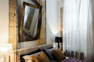 Dolce Suite near Syracuse Cathedral