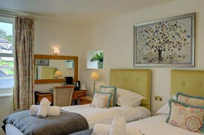 Shireburn Arms Hotel