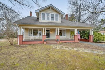 Spacious Salem-winston Home w/ Deck!