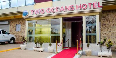 Two Oceans Hotel-Voi