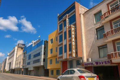 Hotel Paradise International by JMD Group