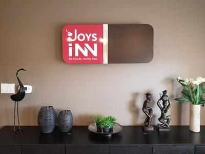 Joys Inn, Bild 2