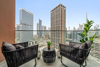Luxury Living in Peninsula Five With Skyline View and Amazing Pool