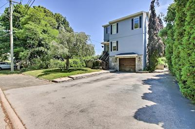 Deluxe Waterford Home w/ Views, Outdoor Bar & More