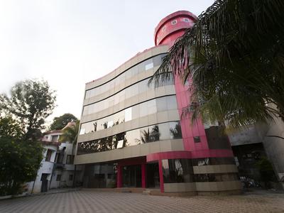 OYO 11091 Hotel Silver Court